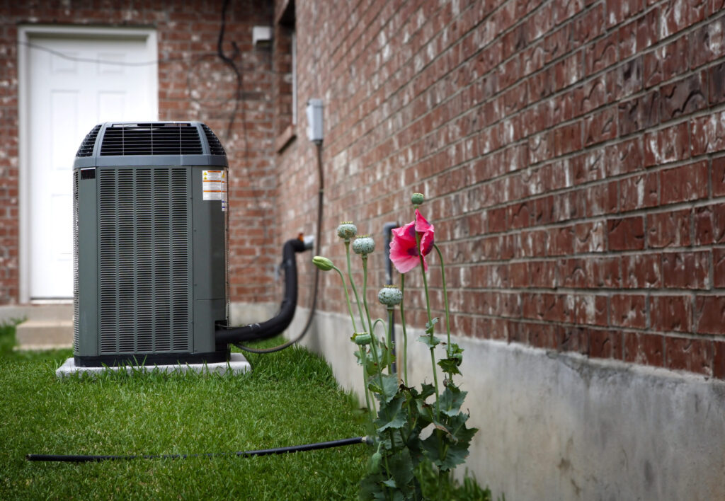 High,Efficiency,Modern,Ac-heater,Unit,,Energy,Save,Solution,On,Backyard residential heating and air conditioning services