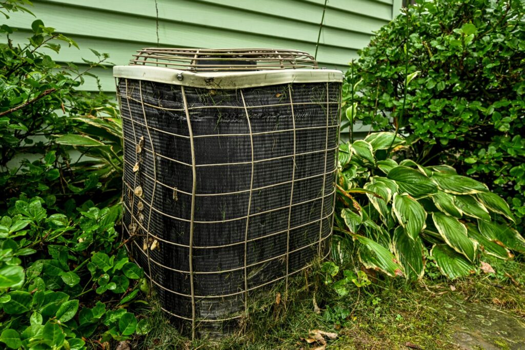 Close,Up,Of,Old,Damaged,Air,Central,Air,Conditioning,Unit